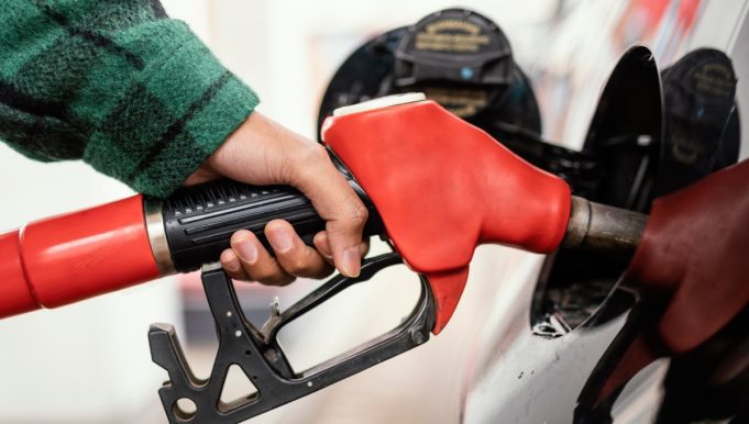 Hacienda retira apoyos a combustibles