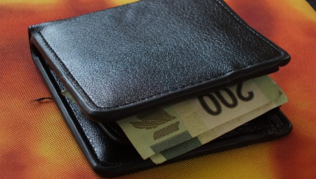 COPARMEX: Fuga de inversionistas tras la reforma judicial Billetera con dinero