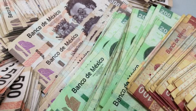 El peso mexicano pierde terreno ante el dólar: tensiones políticas y decisiones internacionales afectan el mercado Peso mexicano