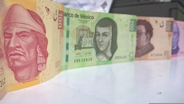 El peso mexicano amanece cediendo terreno ¿Qué factores están debilitando a la moneda nacional? Peso mexicano