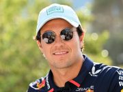 Checo Pérez presenta casco que usara para el Gran Premio de México 2024