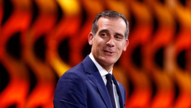 Eric Garcetti embajador de USA en India se viraliza bailando