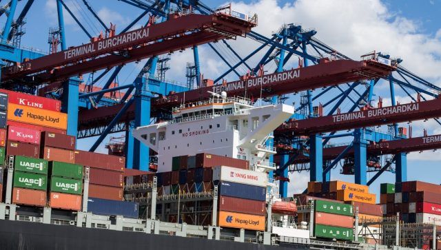 Huelga de estibadores portuarios en EU provoca crisis portuarias Huelga por trabajadores portuarios