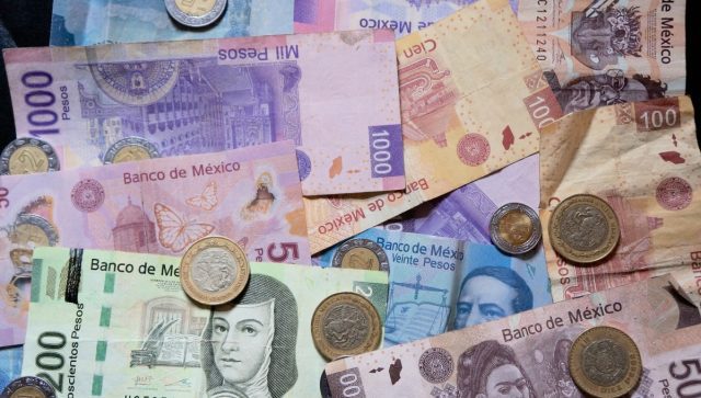 El peso mexicano se fortalece ganando terreno frente al dólar Peso mexicano