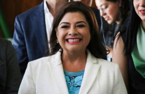 Brugada responde sobre amparos para frenar licencia permanente