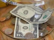 El dólar pierde fuerza por resultados de inflación en EE.UU.