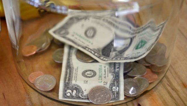 El dólar pierde fuerza por resultados de inflación en EE.UU.