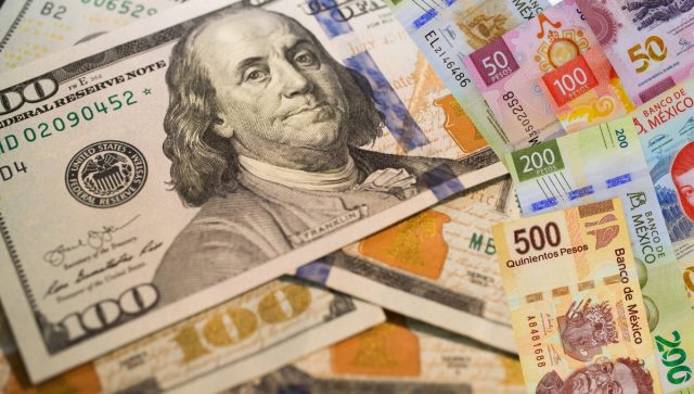 Peso mexicano cae tras amenazas de aranceles de Donald Trump