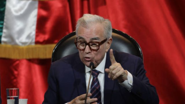 Rocha Moya solicita ser sometido a revocación de mandato