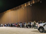 Arizona aprueba estricta ley antimigratoria