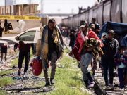 Migración mexicana a EUA se dispara: buscan asilo por violencia