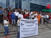 Trabajadores subcontratistas de Pemex exigen pagos atrasados