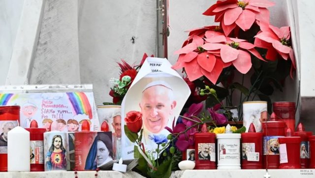 El Papa Francisco sigue estable y en recuperación