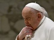 Papa Francisco enfrenta neumonía bilateral