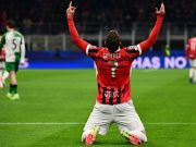 Santiago Giménez hace historia con gol récord en Champions