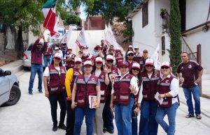 Celida López encabeza recorridos y asamblea informativa en Nogales