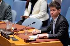 ¡Cuidado con la IA! Directores piden a la ONU controles globales