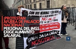 ¡Protestan afuera de Palacio Nacional! Personal del IMSS exige aumento salarial