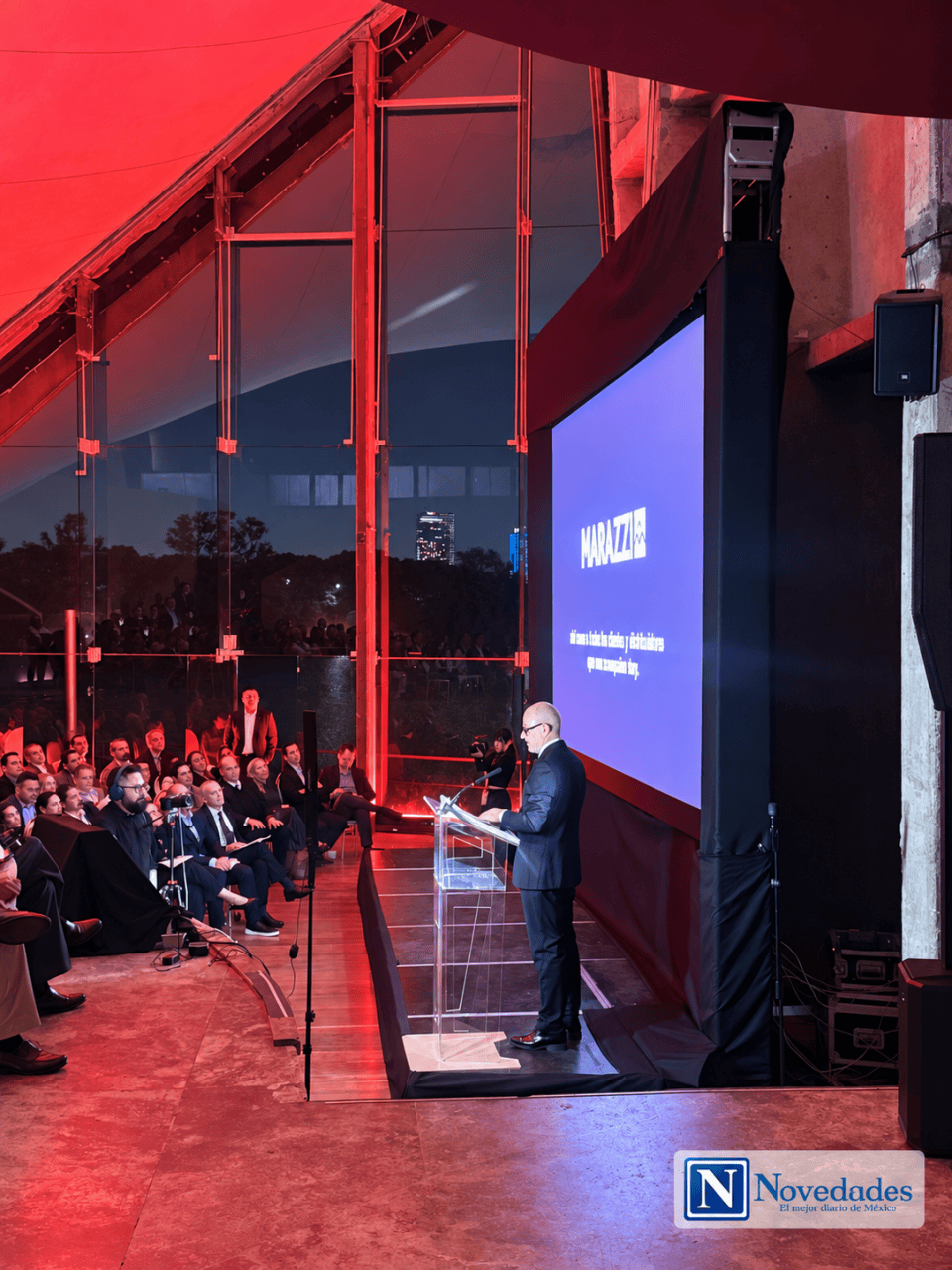 Presentación de Marazzi en una pantalla del encuentro en Lago Algo